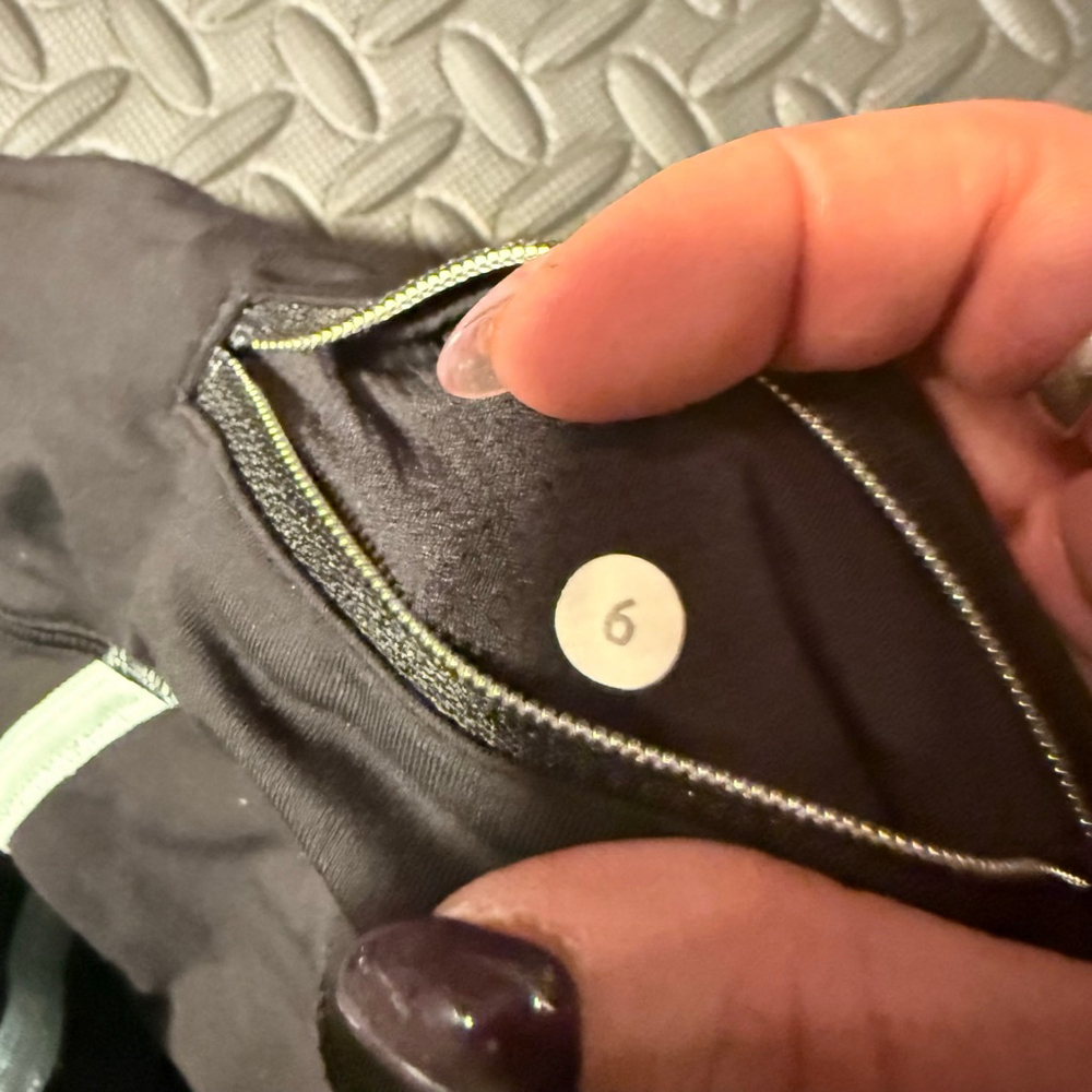 lululemon work out bundle, size 6/8 - Picture 3 of 7